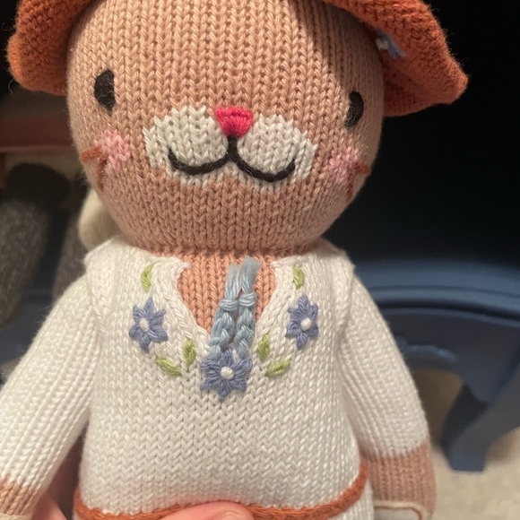 Cuddle + Kind - Chelsea the Cat - Picture 4 of 9